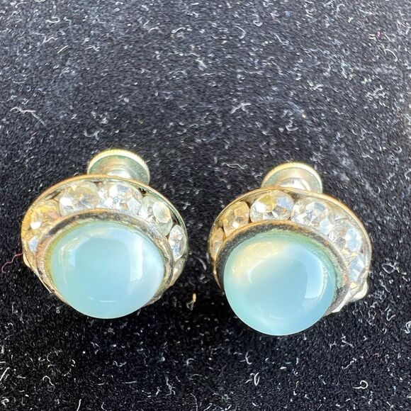 Avon Vintage Blue Moon Stone And Rhinestone Necklace And Screw On Earrings Set - Picture 2 of 8